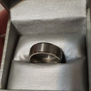 Mens titanium ring